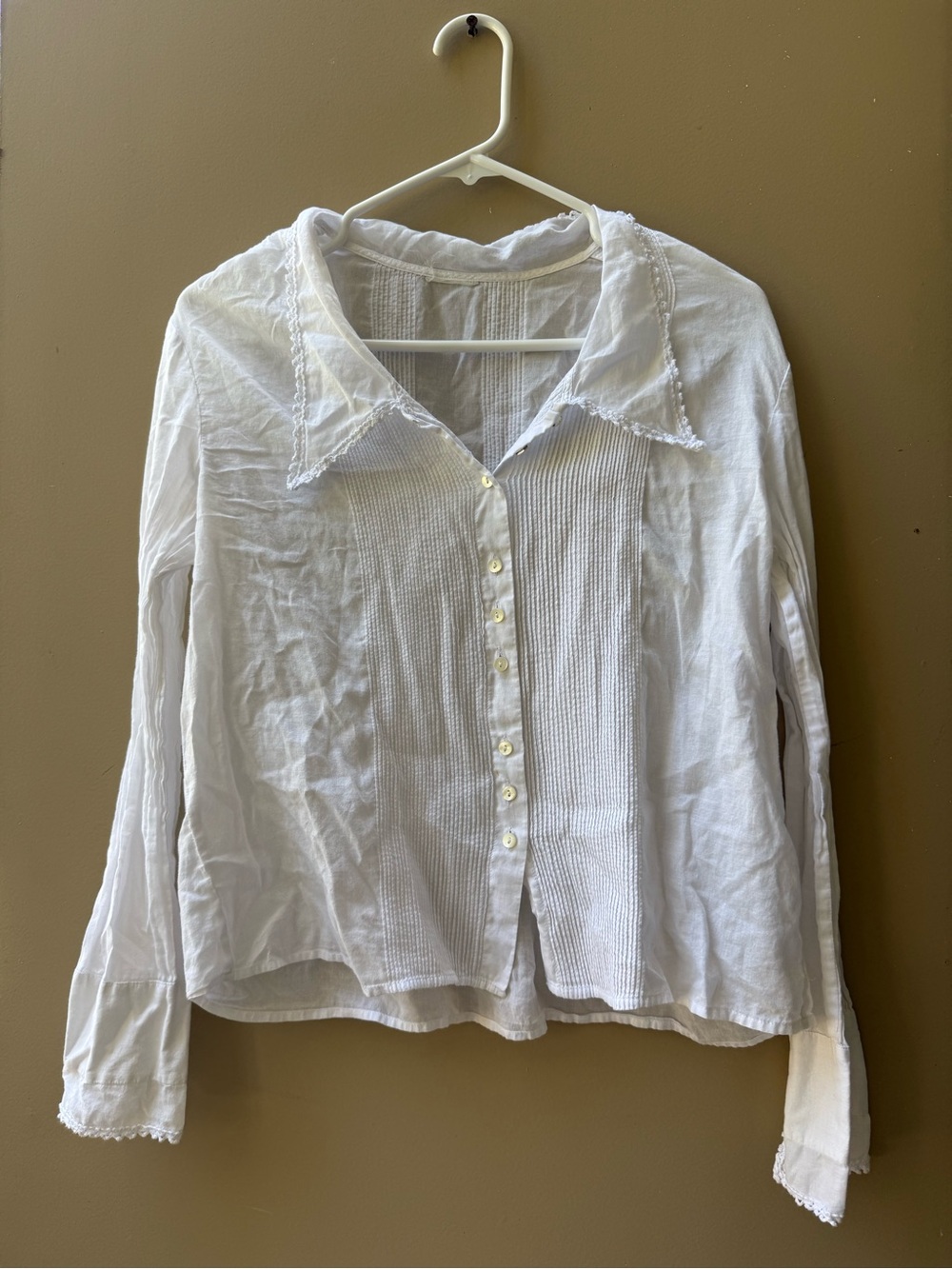 Vintage White Button-Front Women’s Blouse